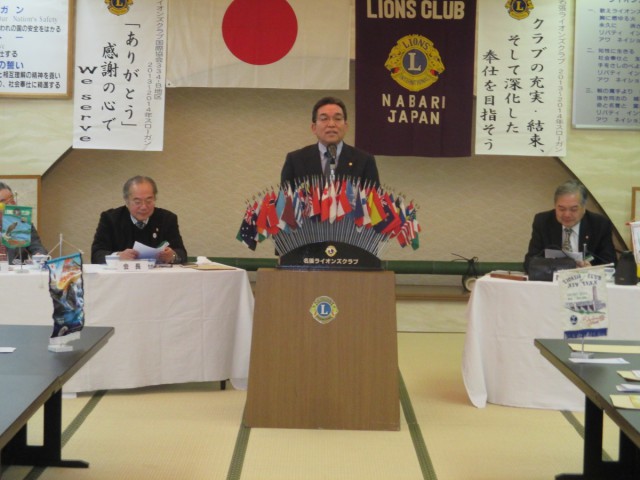 会員スピーチＬ森岡秀之。今年度の新入会員です。市会議員。卓球では三重県チャンピオンになったこともあるとか！